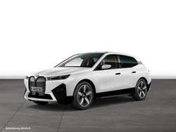 Weiß Gebraucht 2024 BMW iX SUV | 78.690 € (Teuer)