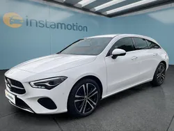 Weiß Gebraucht 2024 Mercedes CLA200 Limousine | 30.949 € (Fairer Preis)