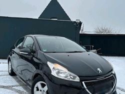 Schwarz Gebraucht 2012 Peugeot 208 Kleinwagen | 3.900 €
