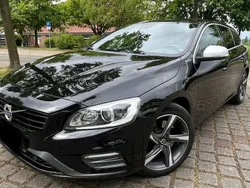 Schwarz Gebraucht 2016 Volvo V60 R-Design Kombi | 13.900 € (Guter Preis)