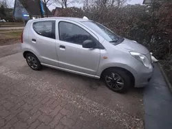 Grau Gebraucht 2011 Suzuki Alto Kleinwagen | 1.700 €