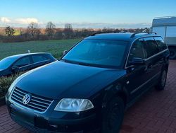 Blau Gebraucht 2003 VW Passat Kombi | 1.000 € (Guter Preis)