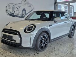 Weiß Gebraucht 2023 Mini Cooper Classic Kleinwagen | 21.990 € (Guter Preis)