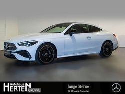 Weiß Gebraucht 2024 Mercedes 180 AMG line Limousine | 47.850 €