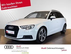 Gletscherweiß Gebraucht 2018 Audi A3 Sportback Sport Limousine | 17.780 € (Fairer Preis)