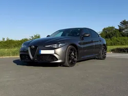 Grau Gebraucht 2019 Alfa Romeo Giulia Veloce Limousine | 27.500 € (Fairer Preis)