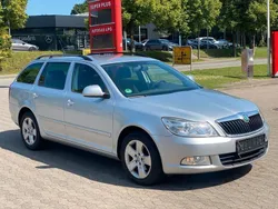 Silber Gebraucht 2011 Skoda Octavia Family Kombi | 3.999 € (Fairer Preis)