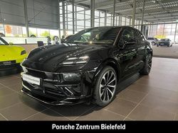 Tiefschwarzmetallic Gebraucht 2025 Porsche Macan Turbo SUV | 139.685 € (Teuer)