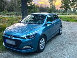 Blau Gebraucht 2017 Hyundai i20 Active Limousine | 7.200 € (Guter Preis)
