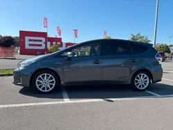 Grau Gebraucht 2019 Toyota Prius+ Comfort Van / Kleinbus | 22.500 € (Guter Preis)