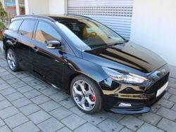 Schwarz Gebraucht 2017 Ford Focus ST Kombi | 12.950 € (Fairer Preis)