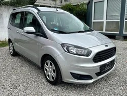 Silber Gebraucht 2018 Ford Tourneo Courier Trend Van / Kleinbus | 7.990 € (Guter Preis)