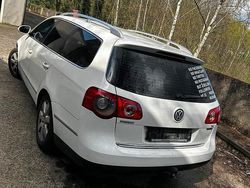 Weiß Gebraucht 2010 VW Passat Limousine | 3.400 €