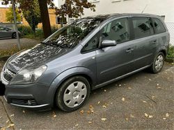 Grau Gebraucht 2006 Opel Zafira Van / Kleinbus | 799 € (Guter Preis)
