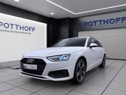 Weiss Gebraucht 2022 Audi A4 Business Kombi | 24.750 € (Guter Preis)