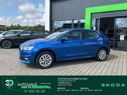 Raceblau metallic Neu 2025 Skoda Fabia Selection Limousine | 19.480 € (Etwas zu teuer)