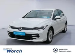 Pure white Gebraucht 2024 VW Golf VIII Life Limousine | 22.690 € (Guter Preis)