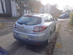 Silber Gebraucht 2011 Renault Mégane GrandTour Kombi | 3.900 € (Fairer Preis)