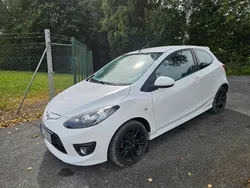 Weiß Gebraucht 2010 Mazda 2 Kleinwagen | 2.500 € (Etwas zu teuer)