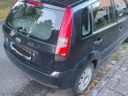Schwarz Gebraucht 2002 Ford Fiesta Kleinwagen | 650 € (Guter Preis)
