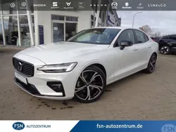 Weiß Gebraucht 2024 Volvo S60 Plus Limousine | 33.999 € (Guter Preis)