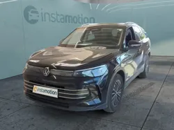 Schwarz Gebraucht 2024 VW Tiguan Elegance SUV | 38.420 € (Etwas zu teuer)