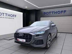 Grau Gebraucht 2021 Audi Q8 S-Line SUV | 65.750 € (Guter Preis)