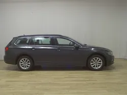 Grau Gebraucht 2021 VW Passat Business Kombi | 16.680 € (Guter Preis)