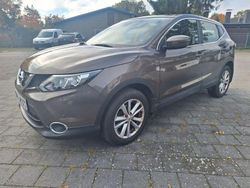 Braun Gebraucht 2015 Nissan Qashqai Acenta SUV | 10.500 € (Guter Preis)