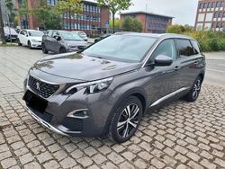 Grau Gebraucht 2017 Peugeot 5008 Allure Van / Kleinbus | 14.800 € (Teuer)