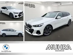 Weiß Gebraucht 2024 BMW 520 M Sport Kombi | 52.440 € (Superpreis)