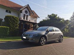 Grau Gebraucht 2012 Opel Astra S Limousine | 4.000 € (Fairer Preis)