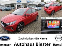 Dragon red (metallic) Gebraucht 2023 Hyundai i20 Select Limousine | 16.500 € (Fairer Preis)