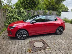 Rot Gebraucht 2021 Opel Corsa-e Ultimate Kleinwagen | 15.800 € (Fairer Preis)