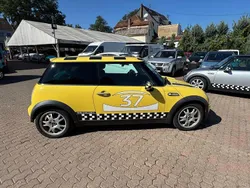Gelb Gebraucht 2006 Mini ONE Sport Kleinwagen | 3.350 € (Fairer Preis)