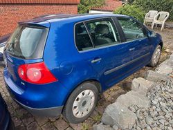 Blau Gebraucht 2006 VW Golf V Kleinwagen | 1.300 € (Guter Preis)