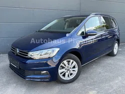 Atlantic blue Gebraucht 2023 VW Touran Comfortline Van / Kleinbus | 33.900 € (Etwas zu teuer)