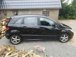 Schwarz Gebraucht 2010 Mercedes B200 Van / Kleinbus | 3.800 € (Fairer Preis)