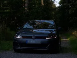 Grau Gebraucht 2017 VW Golf VII GTI Limousine | 21.500 €