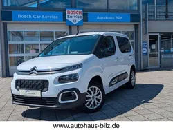 Weiss Gebraucht 2023 Citroën Berlingo Feel Van / Kleinbus | 19.840 € (Superpreis)