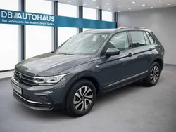 Grau Gebraucht 2022 VW Tiguan Active SUV | 31.930 € (Fairer Preis)