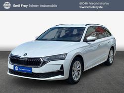 Weiß Gebraucht 2024 Skoda Octavia Selection Kombi | 29.490 € (Fairer Preis)