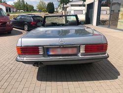 Grau Gebraucht 1986 Mercedes 560 Cabrio | 44.500 €
