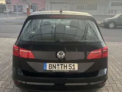 Schwarz Gebraucht 2015 VW Golf Sportsvan Trendline Van / Kleinbus | 11.000 € (Fairer Preis)