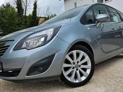 Grau Gebraucht 2015 Opel Meriva Van / Kleinbus | 6.200 € (Guter Preis)