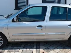 Silber Gebraucht 2008 Renault Clio II Campus Limousine | 1.000 € (Superpreis)