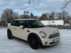 Weiß Gebraucht 2009 Mini Cooper Kleinwagen | 3.575 €