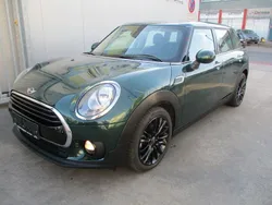 Grün Gebraucht 2018 Mini One Clubman Kombi | 15.370 € (Guter Preis)