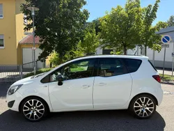Weiß Gebraucht 2013 Opel Meriva Color Edition Van / Kleinbus | 3.799 € (Fairer Preis)