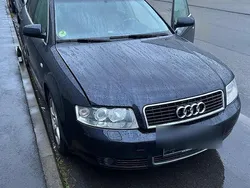 Blau Gebraucht 2002 Audi A4 Kombi | 1.500 € (Guter Preis)